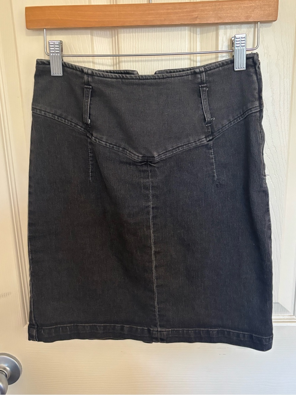 Free People Washed Black Denim Mini Skirt Size 6 • Summer Outfit • High Rise
